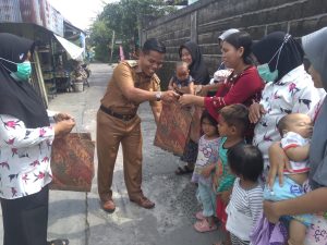 Tingkatkan Antusias Peserta Posyandu Balita, Pemerintah Kelurahan Selat Hulu Sediakan Door Prize