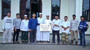 HM.Aldi Muammar Salurkan Bantuan Sosial Keagamaan 8 Masjid dan Mushola di Wilayah Satui