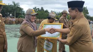 Sejumlah SKPD Tanah Bumbu Terima Penghargaan Kepatuhan Standar Pelayanan Publik