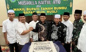 Wabup H.Muh Rusli Resmikan Mushola di Kampung Baru