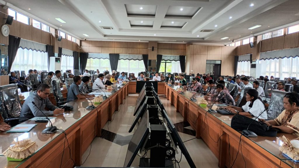 Warga Jejangkit Audensi Dengan PT Palmina dan PT PBB di DPRD Kalsel