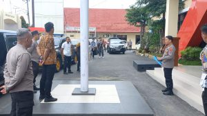 Jelang Lebaran, Polres Kotabaru Gencar Bagikan Sembako