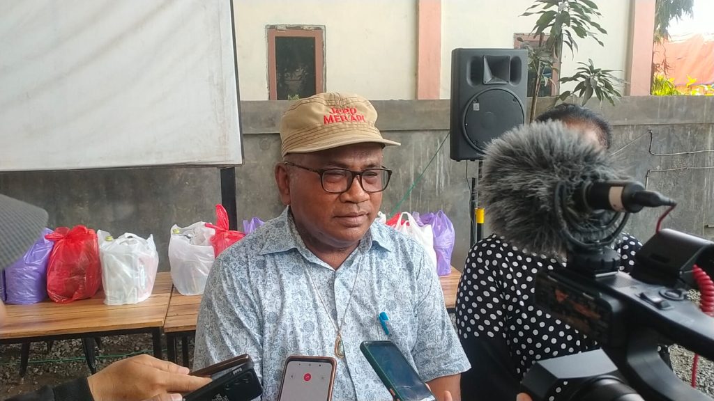 Saut Natan Samosir Bagikan Ribuan Paket Sembako