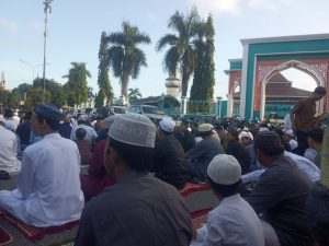 Sekda Kotabaru H.Said Ahmad Sholat Ied di Mesjid Raya Husnul Khotimah
