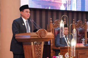 Bupati Abah Zairullah Hadiri Paripurna PAW Ketua DPRD Tanah Bumbu