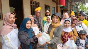 Relawan, Komunitas dan Donatur Bantu Korban Kebakaran Kampung Gadang
