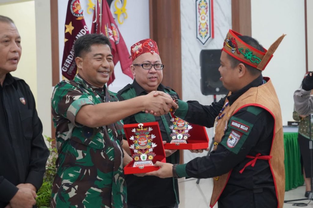 Kasi Log Kasrem Hadiri HUT ke-13 Sekaligus Pelantikan DPP Gerdayak Kalteng 2022-2027