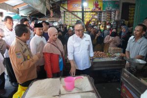 Kasilog Kasrem Panju Panjung Bersama Forkopimda Dampingi Menteri Perdagangan RI Pantau Harga Bahan Pokok