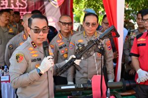Kapolda Kalsel Pimpin Konferensi Pers Pengungkapan Kasus Senpi Ilegal