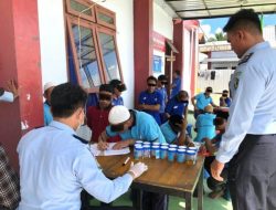 Cegah P4GN, Pegawai dan Warga Binaan Lapas Sukamara Tes Urine 