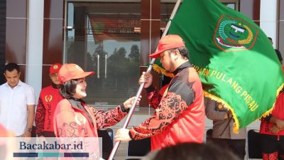 Bupati Pudjirustaty Lepas Keberangkatan Ratusan Atlet Untuk Perprov Kalteng