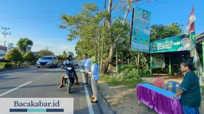 Harlah ke-25 PKB Kapuas  Bagikan Bubur Asyura di Jalan Umum