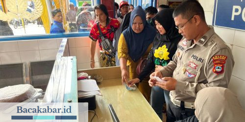 Meriahkan HUT ke-78 RI, Polsek Satui Polres Tanbu Gelar Bazar Murah