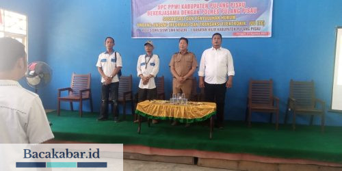 DPC- PPWI Pulpis Bersama Polisi Gelar Sosialisasi UU ITE Kepada Pelajar