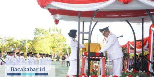 Wabup H. Rusli Jadi Inspektur Upacara Penurunan Bendera HUT ke-78 Kemerdekaan
