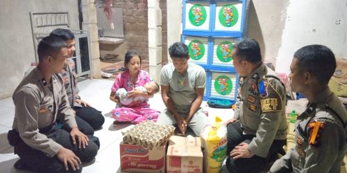 Bagi Sembako, Beri Contoh Bintara Remaja Polri