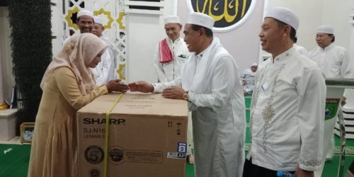 Pengundian Hadiah Bagi Jamaah di Acara Rutin Lailatul Jumat