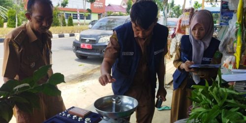 Dinas Kumdagri Tanah Bumbu Luncurkan Pengawasan Metrologi untuk Lindungi Konsumen