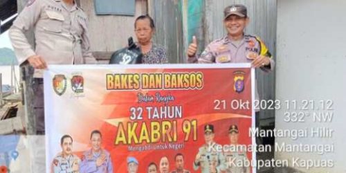 Momen Peringatan 32 Tahun Akabri 91, Polsek Mantangai Bagikan Bansos dan Pelayanan Kesehatan Gratis
