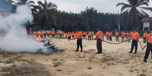 PT SR dan PT UAI Beri Pelatihan Penanganan Karhutla