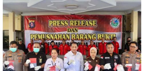 Bukti Nyata Polisi Perangi Narkoba, Polda Kalteng Musnahkan 1Kg Sabu