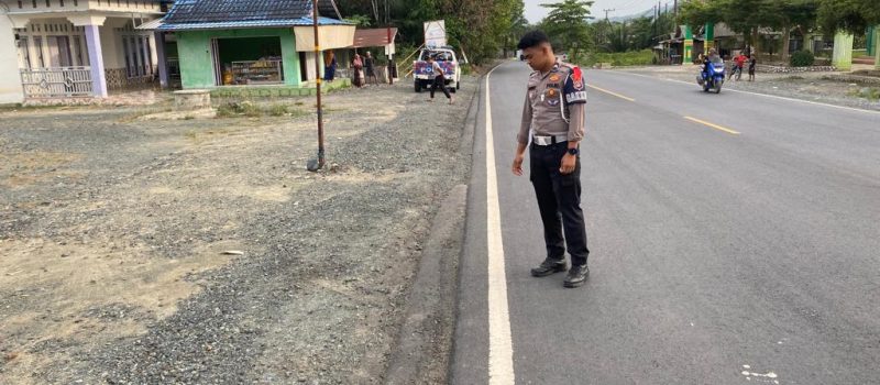 Diduga Mengantuk, Pemotor di Tanbu Jatuh Tak Sadarkan Diri