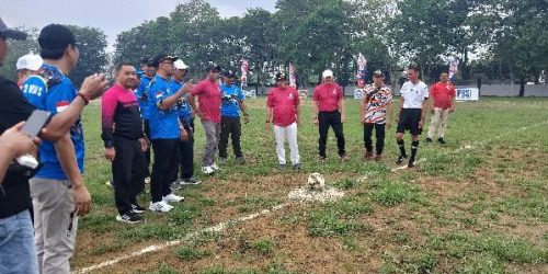 Erlin Hardi Buka Turnamen Sepakbola U14 Piala Ketua ASKAB PSSI Kapuas