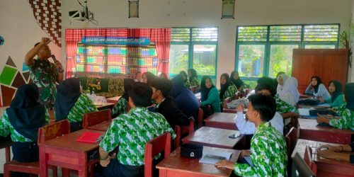 Danramil 1011-08/Mantangai Berikan Wasbang Kepada Siswa SMA Ubudiyah