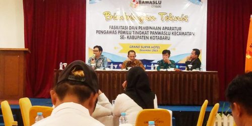 Bawaslu Kotabaru Gelar Bimtek Penguatan SDM Panwascam