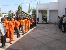 Jelang Nataru, Petugas Kebersihan di Pulpis Dapat Bingkisan Sembako