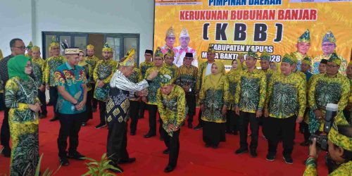Resmi Dilantik, Bachrudin Saleh Nahkodai Kerukunan Bubuhan Banjar Kabupaten Kapuas