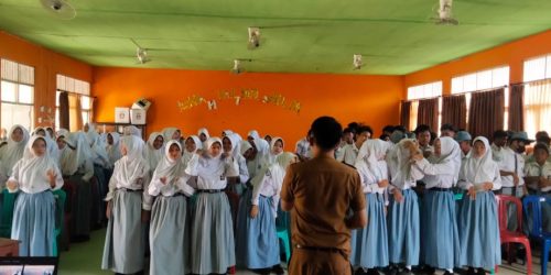 BPBD Tanah Bumbu Gelar Sosialisasi “Cewe Medsos” di SMKN 1 Kusan Hilir