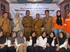 BLK Tanbu, Perwakilan BIB dan Peserta Pelatihan di Kantor Bumdes Sebamban Lama, Kecamatan Sungai Loban.