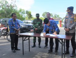 Pemkab Kapuas Serahkan Bantuan Kendaraan Operasional Lapangan Kepada APH