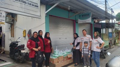 Ormas Rumpis Berbagi Ratusan Takjil Gratis