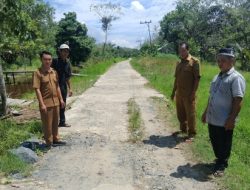 Warga Desa Naning Harapkan Perhatian Perbaikan Ruas Jalan Rusak