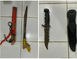 Kedapatan Bawa Sajam, 2 Pria Terjaring Razia Polisi di Tanah Bumbu