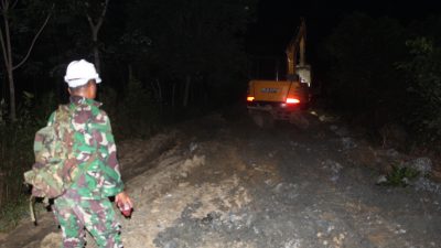 Sampai Malam, Satgas TMMD Tanbu Kebut Sasaran Utama Jalan
