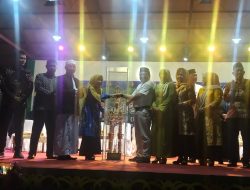 Tutup FSQ ke II, Pj Bupati Kapuas Dukung Peningkatan Prestasi Seni Qasidah