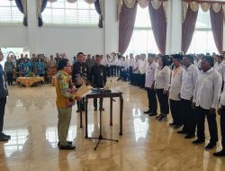 Kukuhkan Perpanjangan Masa Jabatan BPD, Pj Bupati Kapuas Berpesan Lakukan Inovasi dan Terobosan