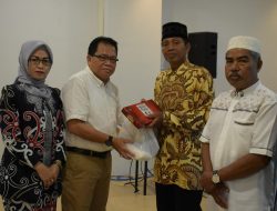 Pj Bupati Kapuas Apresiasi DWP Berbagi Sambut Idul Fitri 1445 H