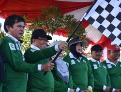 Pj Bupati Kapuas Lepas Peserta Jalan Sehat Peringatan Hari Buruh 2024