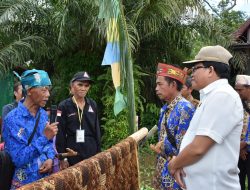 Pj Bupati Kapuas Erlin Hardi Hadiri Ritual Adat Mamapas Lewu di Desa Penda Katapi