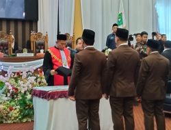 Tiga Pimpinan DPRD Tanah Bumbu Masa Jabatan 2024-2029 Resmi Dilantik