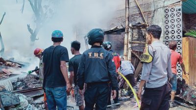Gudang Rongsok Ludes Terbakar