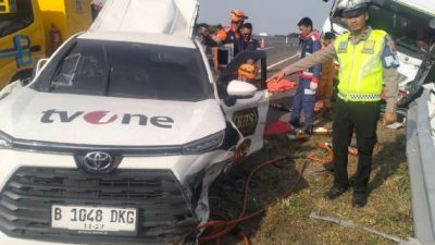 Kru TvOne Kecelakaan di Tol Pemalang – Semarang, 3 Orang Meninggal