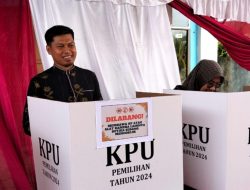 Nyoblos di Satui, Mubarak Ajak Masyarakat Sakurkan Hak Suara
