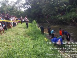 Dikira Boneka, Ternyata Mayat Bayi Nyangkut Diranting