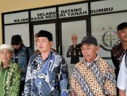 Diduga Lakukan Pungli, Oknum Kades Sejahtera Mulia Dilaporkan ke Kejari Tanbu