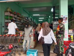 Stabilitas Harga Bahan Pokok, Babinsa Pantau Pasar Pagatan
